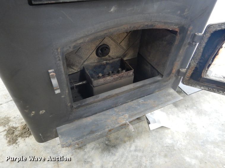 image for item EK9083 American Harvester 6039T pellet stove