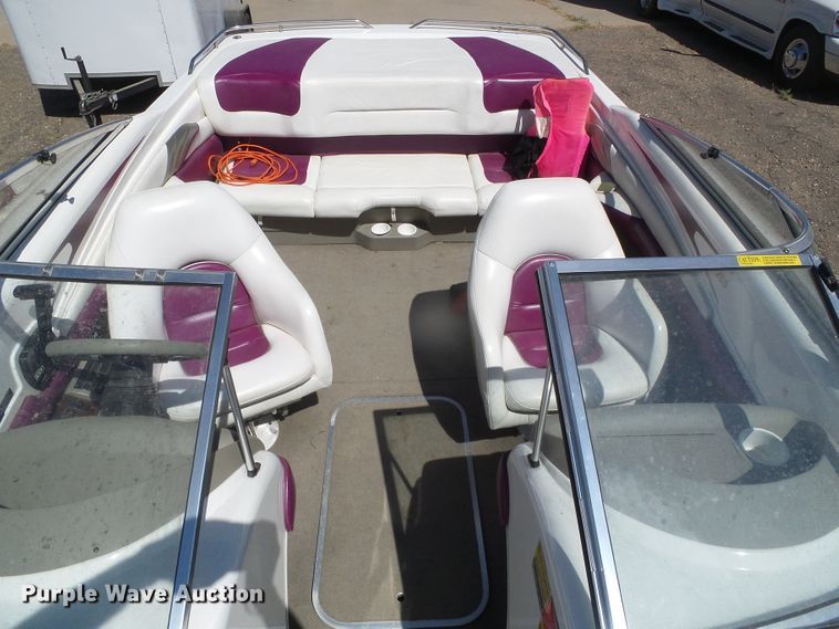 image for item EQ9191 1997 Glastron GS205BR boat