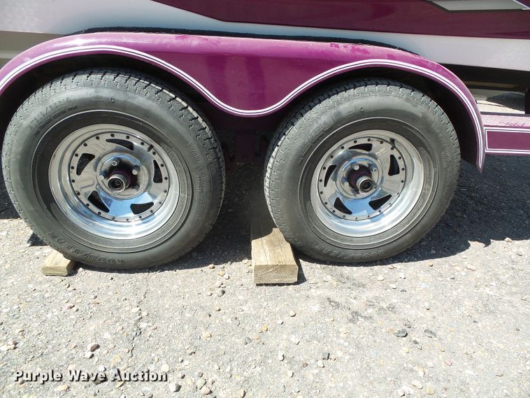 image for item EQ9191 1997 Glastron GS205BR boat