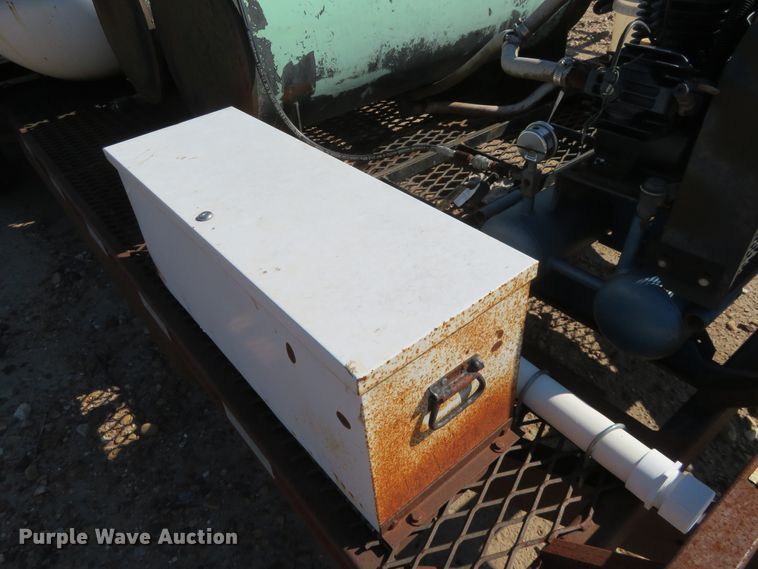 image for item EQ9290 2006 shop built utility trailer