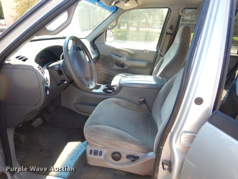 image for item EY9259 2001 Ford Expedition XLT SUV