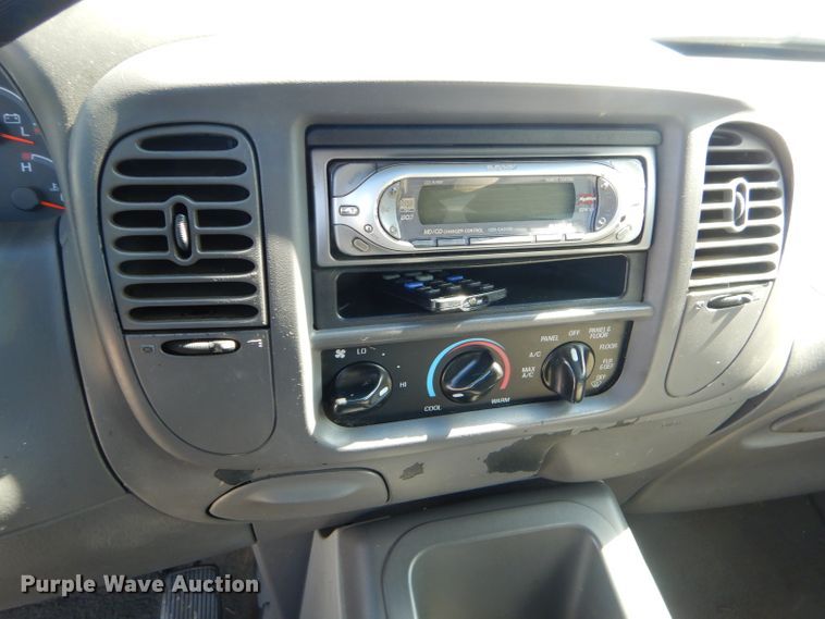 image for item EY9259 2001 Ford Expedition XLT SUV