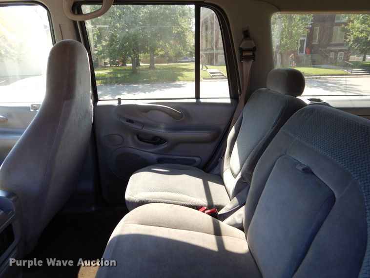 image for item EY9259 2001 Ford Expedition XLT SUV