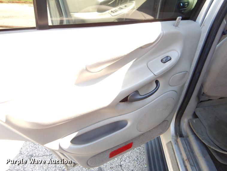 image for item EY9259 2001 Ford Expedition XLT SUV