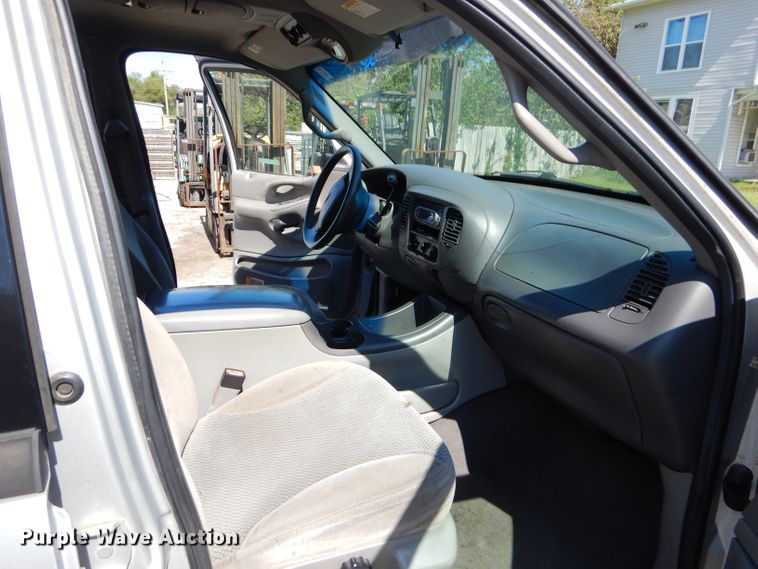 image for item EY9259 2001 Ford Expedition XLT SUV