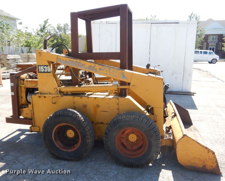 image for item EY9264 Case 1530 skid steer