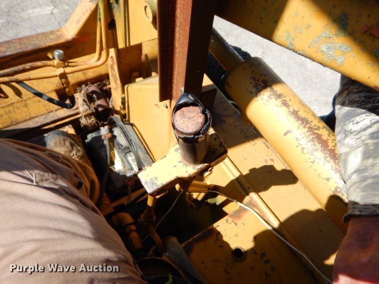 image for item EY9264 Case 1530 skid steer