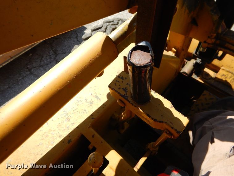 image for item EY9264 Case 1530 skid steer