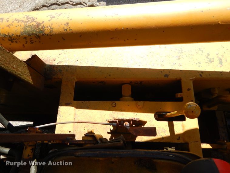 image for item EY9264 Case 1530 skid steer