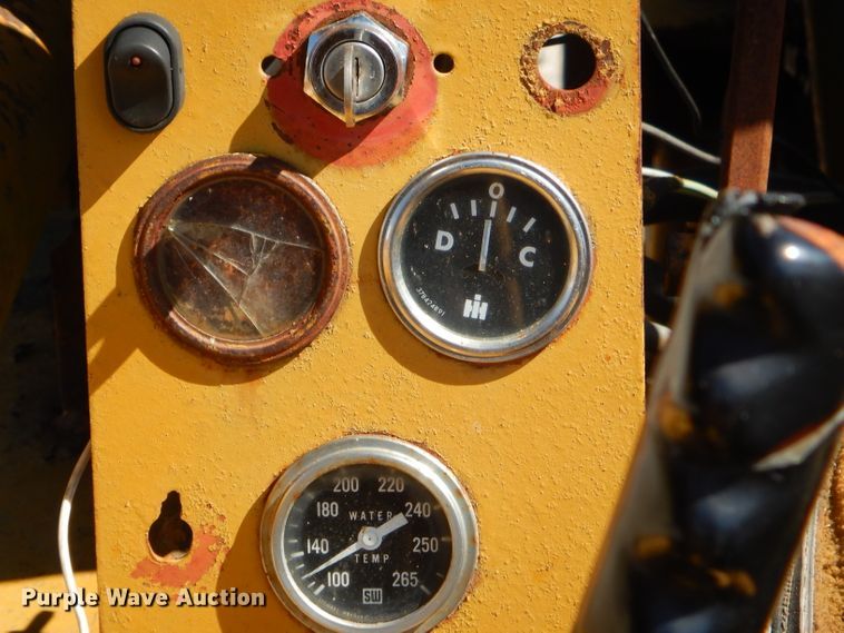 image for item EY9264 Case 1530 skid steer