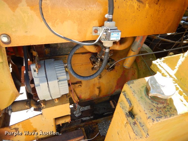 image for item EY9264 Case 1530 skid steer