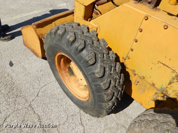 image for item EY9264 Case 1530 skid steer