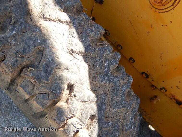 image for item EY9264 Case 1530 skid steer