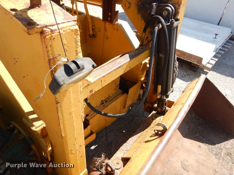 image for item EY9264 Case 1530 skid steer