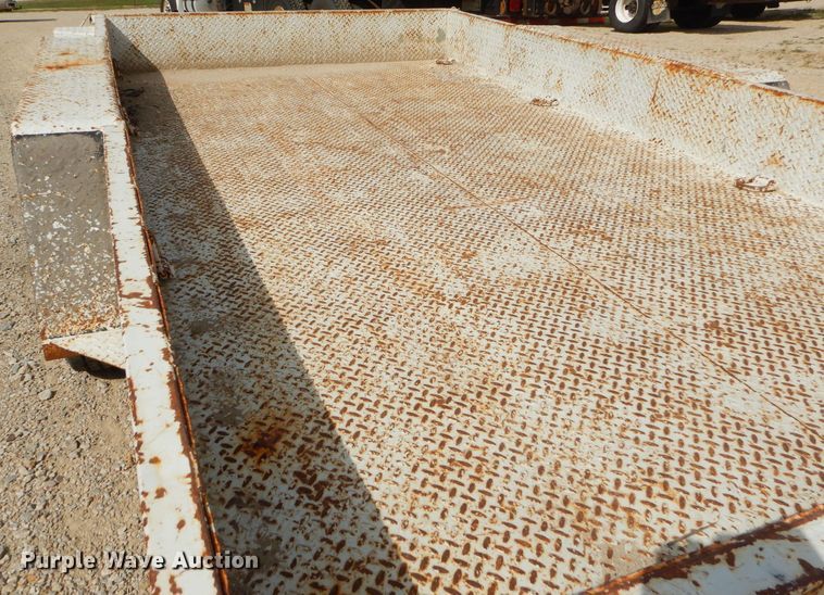 image for item EY9268 1993 Towmaster utility trailer