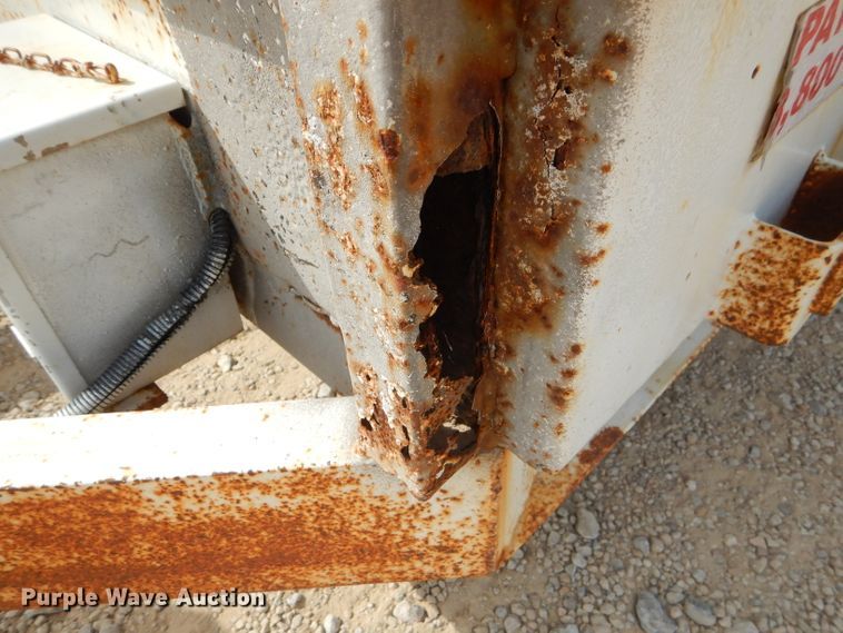 image for item EY9268 1993 Towmaster utility trailer