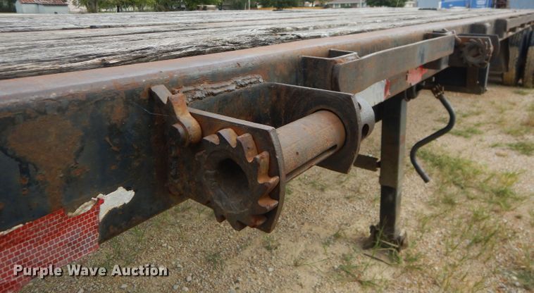 image for item EY9271 1986 Trailmobile F71T-5EAI flatbed trailer