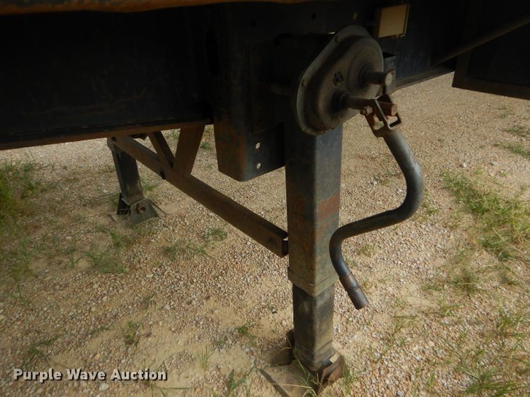 image for item EY9271 1986 Trailmobile F71T-5EAI flatbed trailer