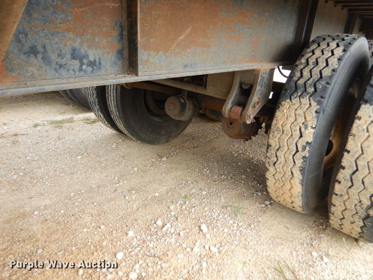 image for item EY9271 1986 Trailmobile F71T-5EAI flatbed trailer