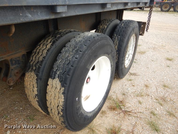 image for item EY9271 1986 Trailmobile F71T-5EAI flatbed trailer