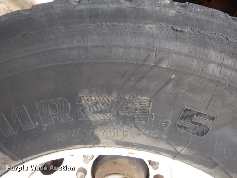 image for item EY9271 1986 Trailmobile F71T-5EAI flatbed trailer