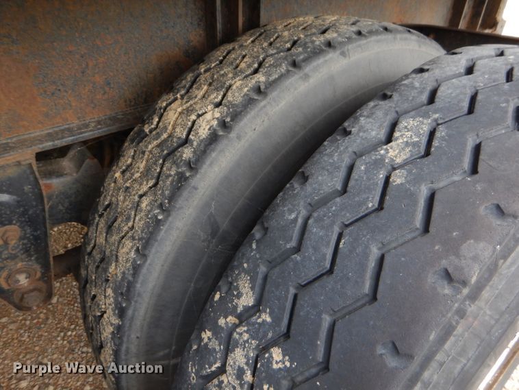 image for item EY9271 1986 Trailmobile F71T-5EAI flatbed trailer