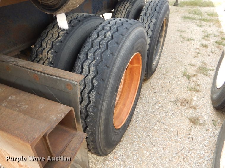 image for item EY9271 1986 Trailmobile F71T-5EAI flatbed trailer