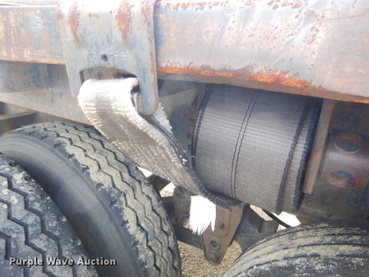 image for item EY9271 1986 Trailmobile F71T-5EAI flatbed trailer