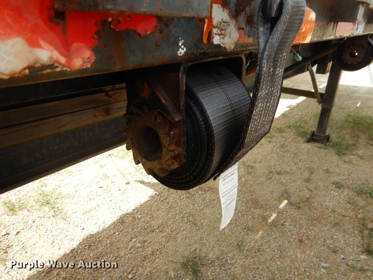 image for item EY9271 1986 Trailmobile F71T-5EAI flatbed trailer