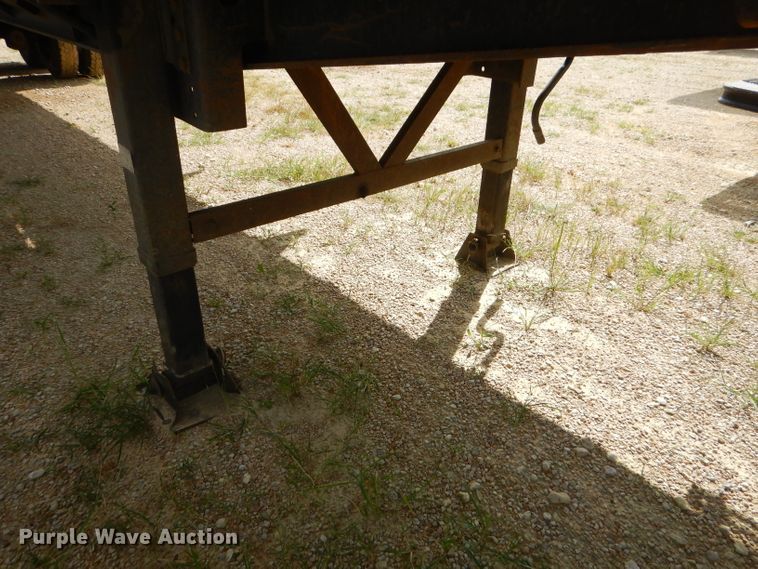 image for item EY9271 1986 Trailmobile F71T-5EAI flatbed trailer