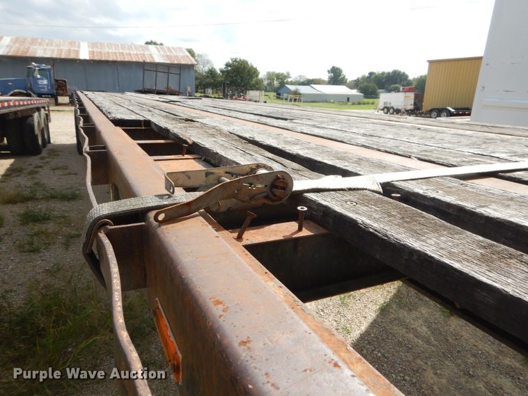 image for item EY9271 1986 Trailmobile F71T-5EAI flatbed trailer