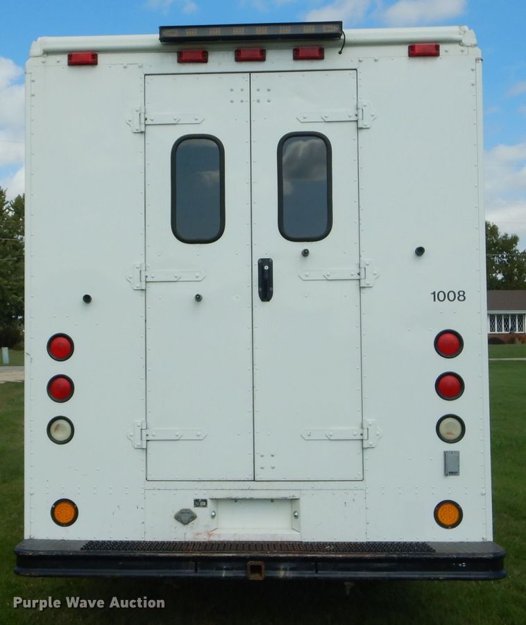 image for item EY9272 2005 Freightliner MT45 delivery truck