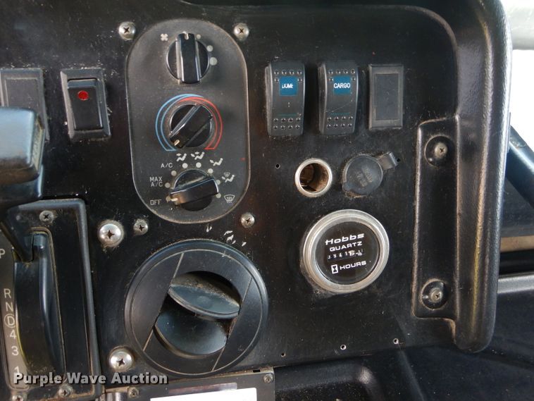 image for item EY9272 2005 Freightliner MT45 delivery truck