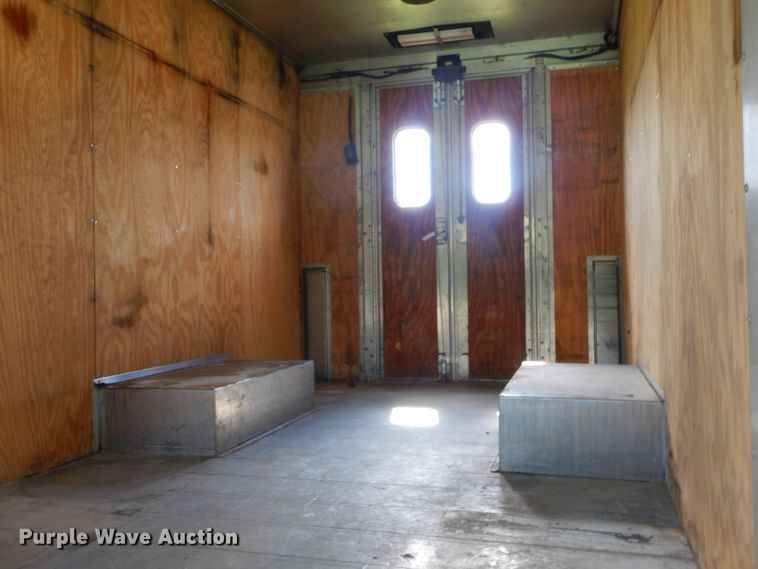 image for item EY9272 2005 Freightliner MT45 delivery truck