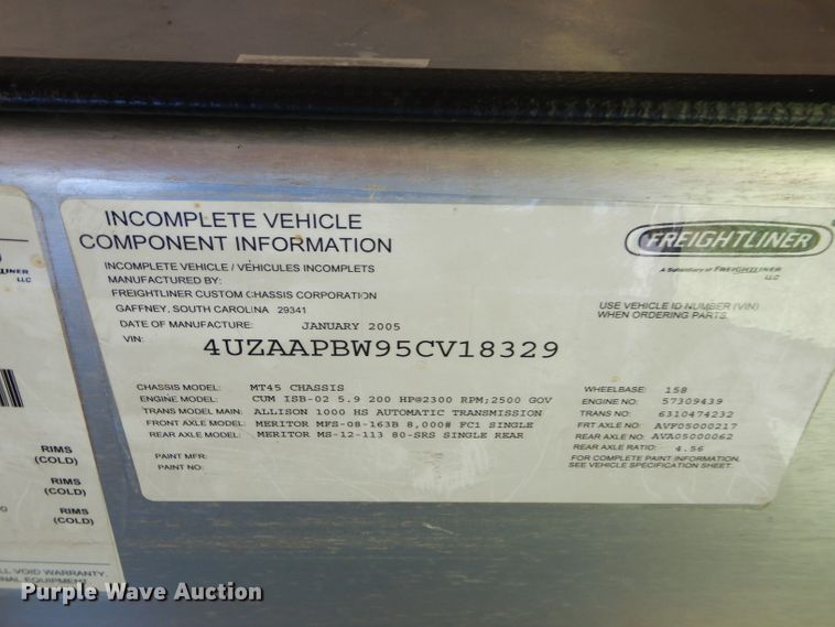 image for item EY9272 2005 Freightliner MT45 delivery truck