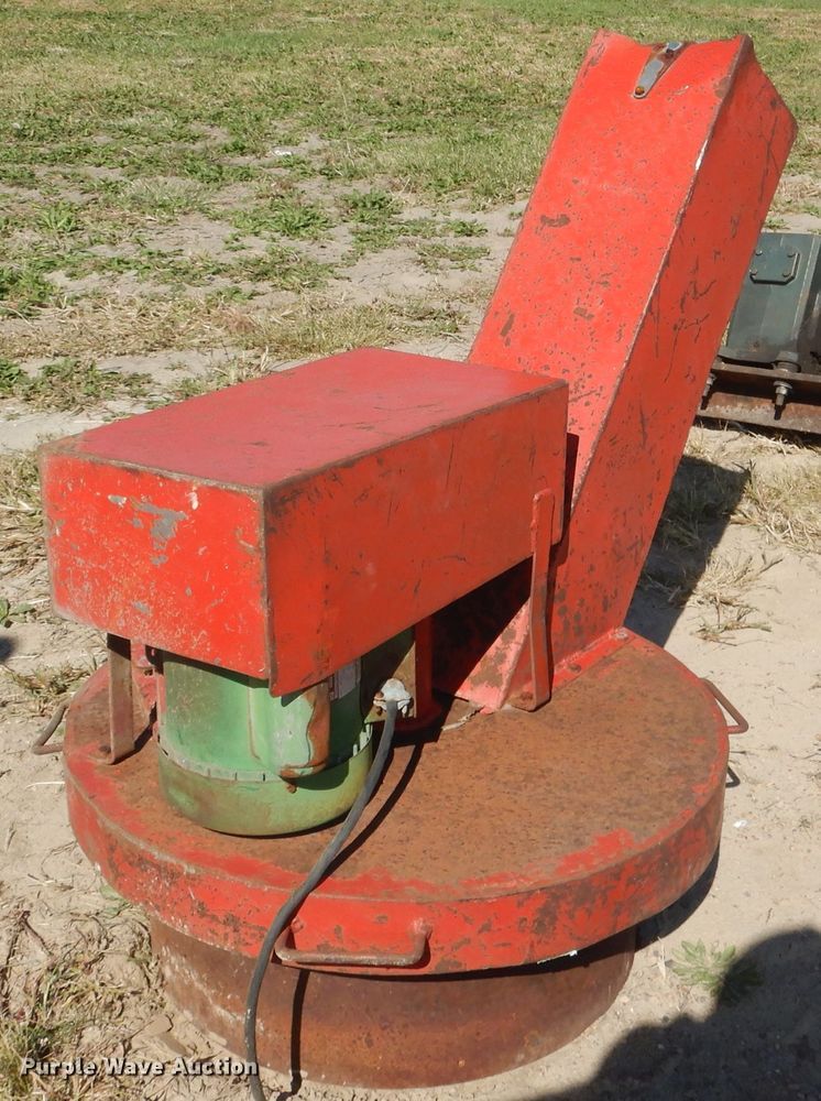 image for item FA9312 Trash spreader