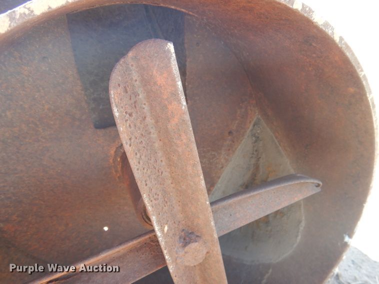 image for item FA9312 Trash spreader