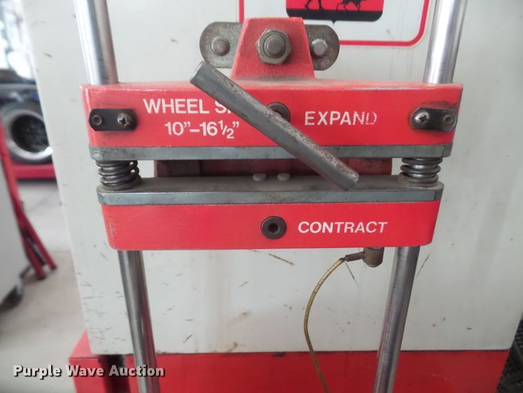 image for item FB9324 Hunter D111 four wheel alignment machine