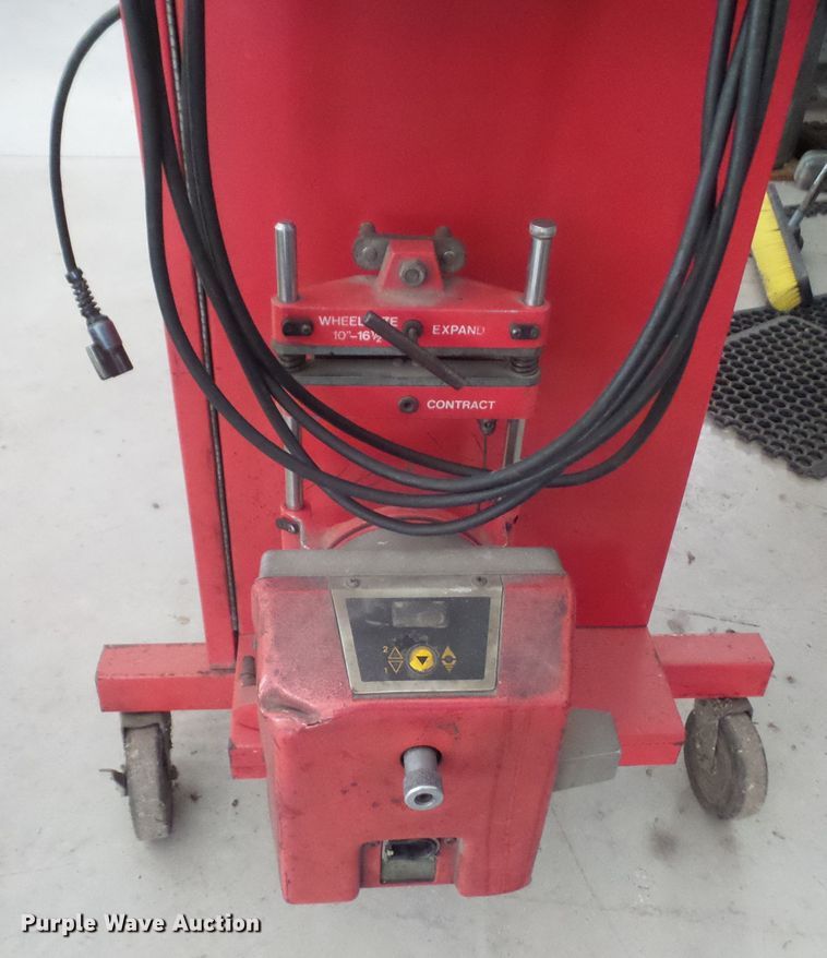 image for item FB9324 Hunter D111 four wheel alignment machine