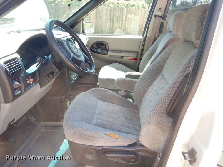 image for item FC9997 2004 Pontiac Montana handicap accessible van