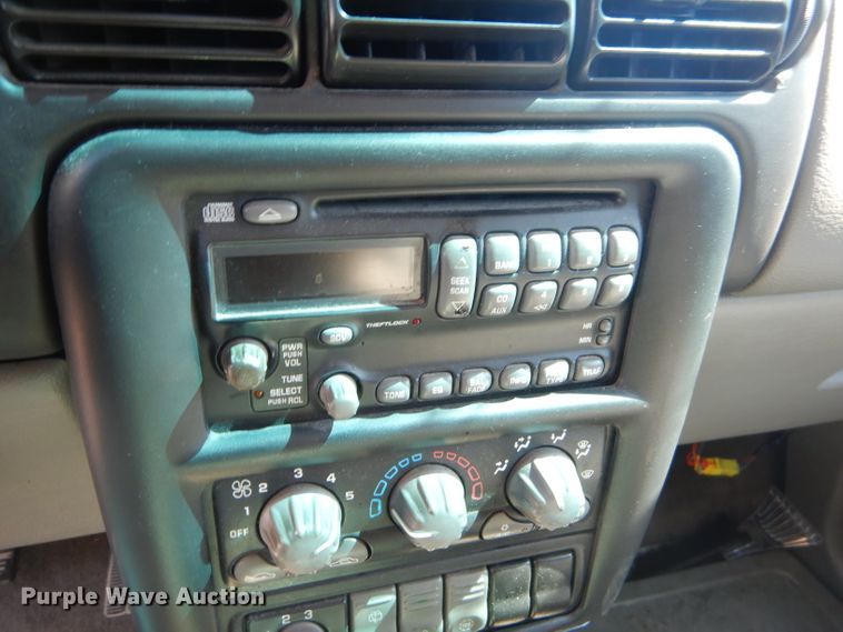 image for item FC9997 2004 Pontiac Montana handicap accessible van