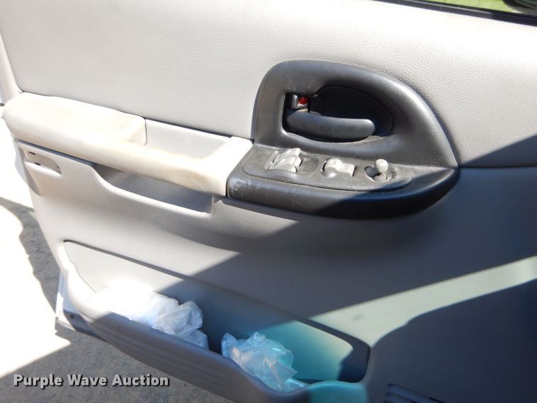 image for item FC9997 2004 Pontiac Montana handicap accessible van