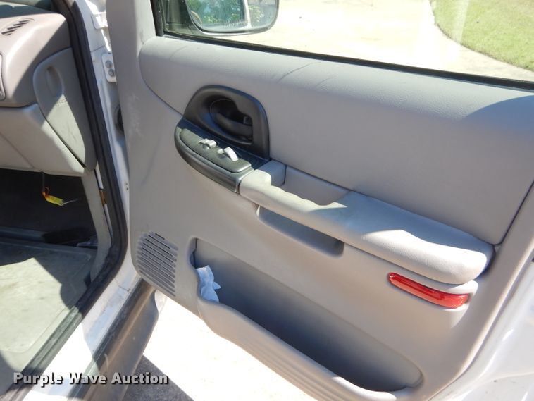 image for item FC9997 2004 Pontiac Montana handicap accessible van