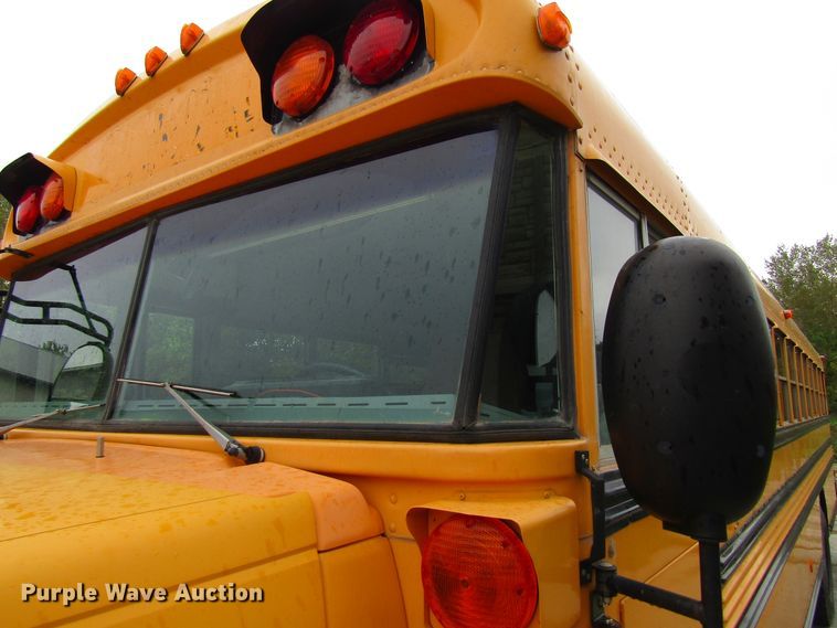 image for item FD9283 2002 Chevrolet Blue Bird school bus
