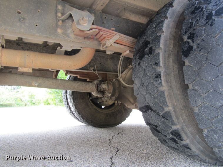 image for item FD9283 2002 Chevrolet Blue Bird school bus