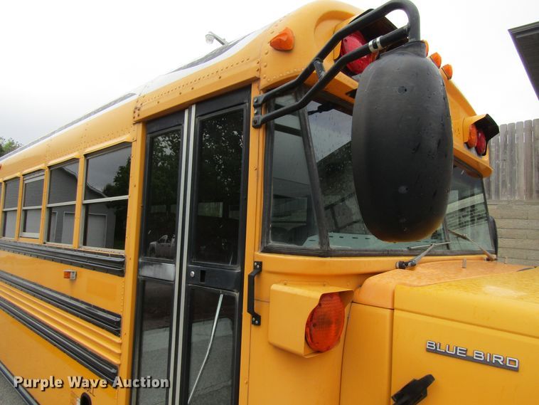 image for item FD9283 2002 Chevrolet Blue Bird school bus