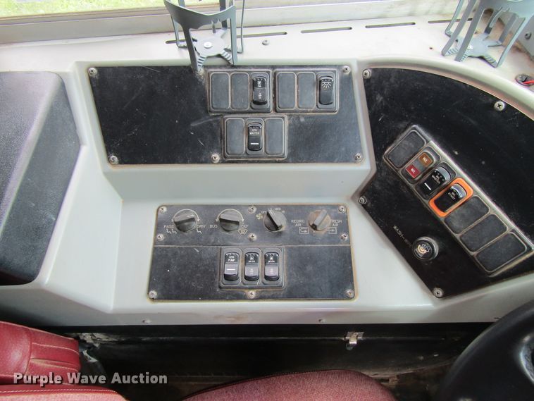 image for item FD9283 2002 Chevrolet Blue Bird school bus