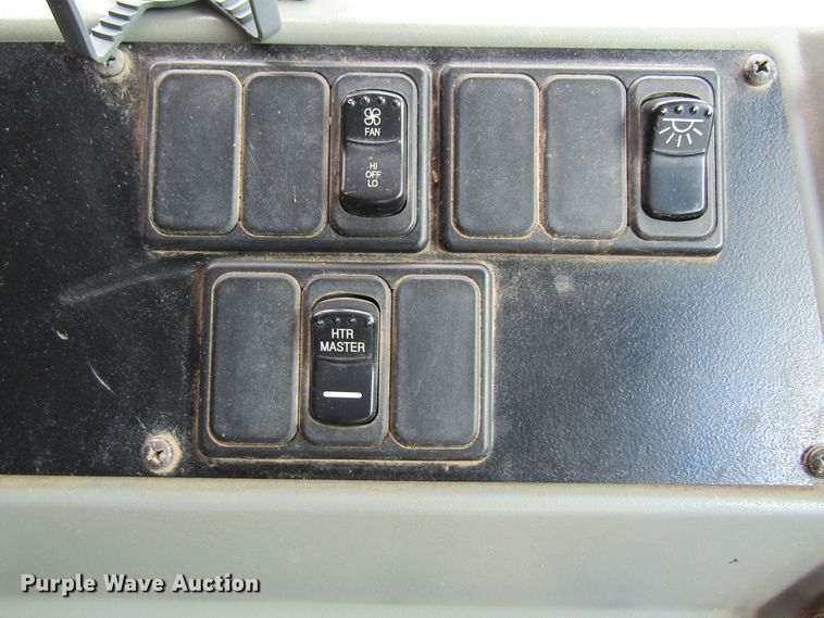 image for item FD9283 2002 Chevrolet Blue Bird school bus