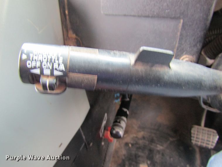 image for item FD9283 2002 Chevrolet Blue Bird school bus