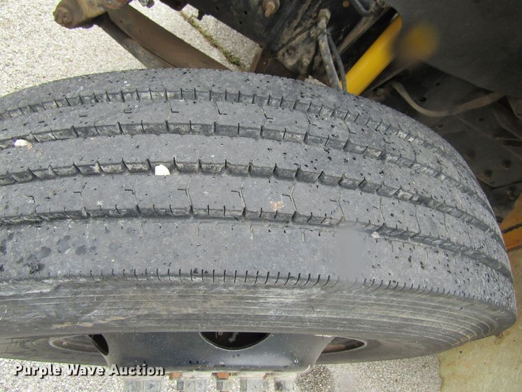 image for item FD9283 2002 Chevrolet Blue Bird school bus